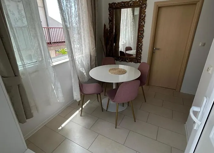 Spacious In Maria Apartman *