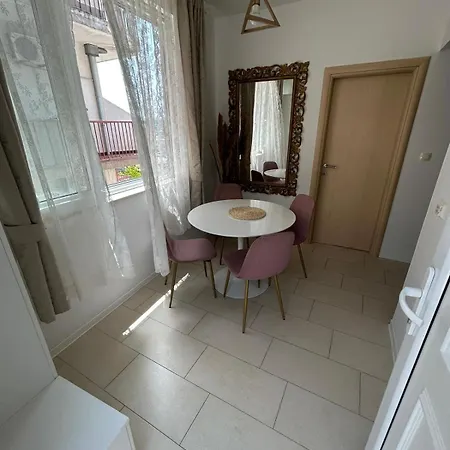 Spacious In Maria Apartment *